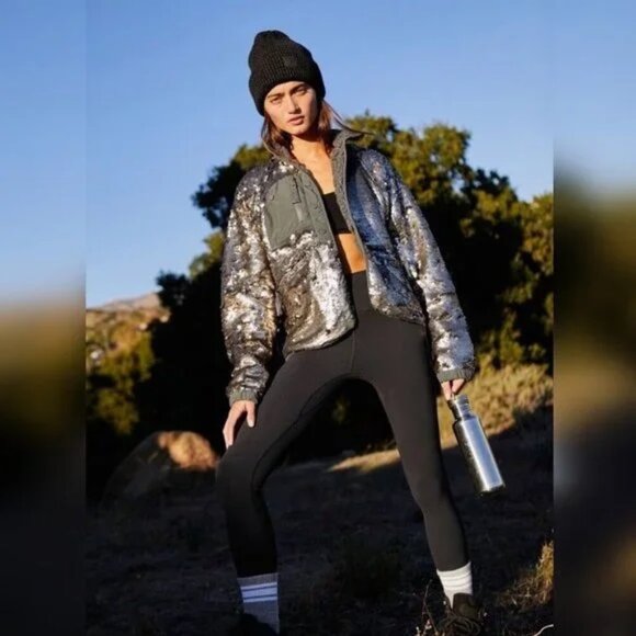 ✨3x HP✨Free People Movement Hit The Slopes Sequin Jacket NWT - Picture 4 of 10